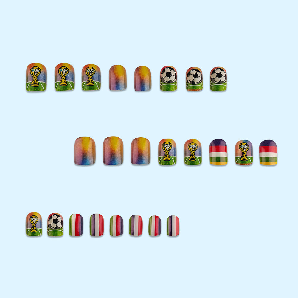Kreatives Kunstnageldesign mit Fußballmotiven Brehn