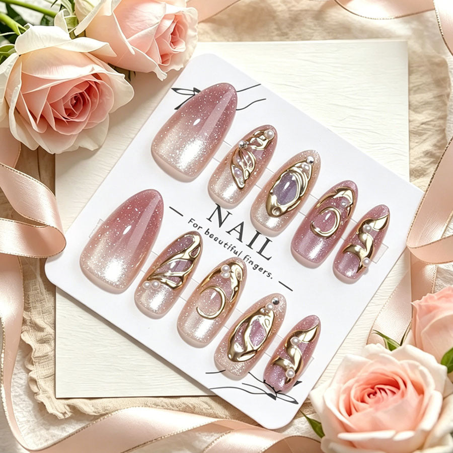 Elegantes Press-On-Nail-Set mit künstlerischen Details Brehn