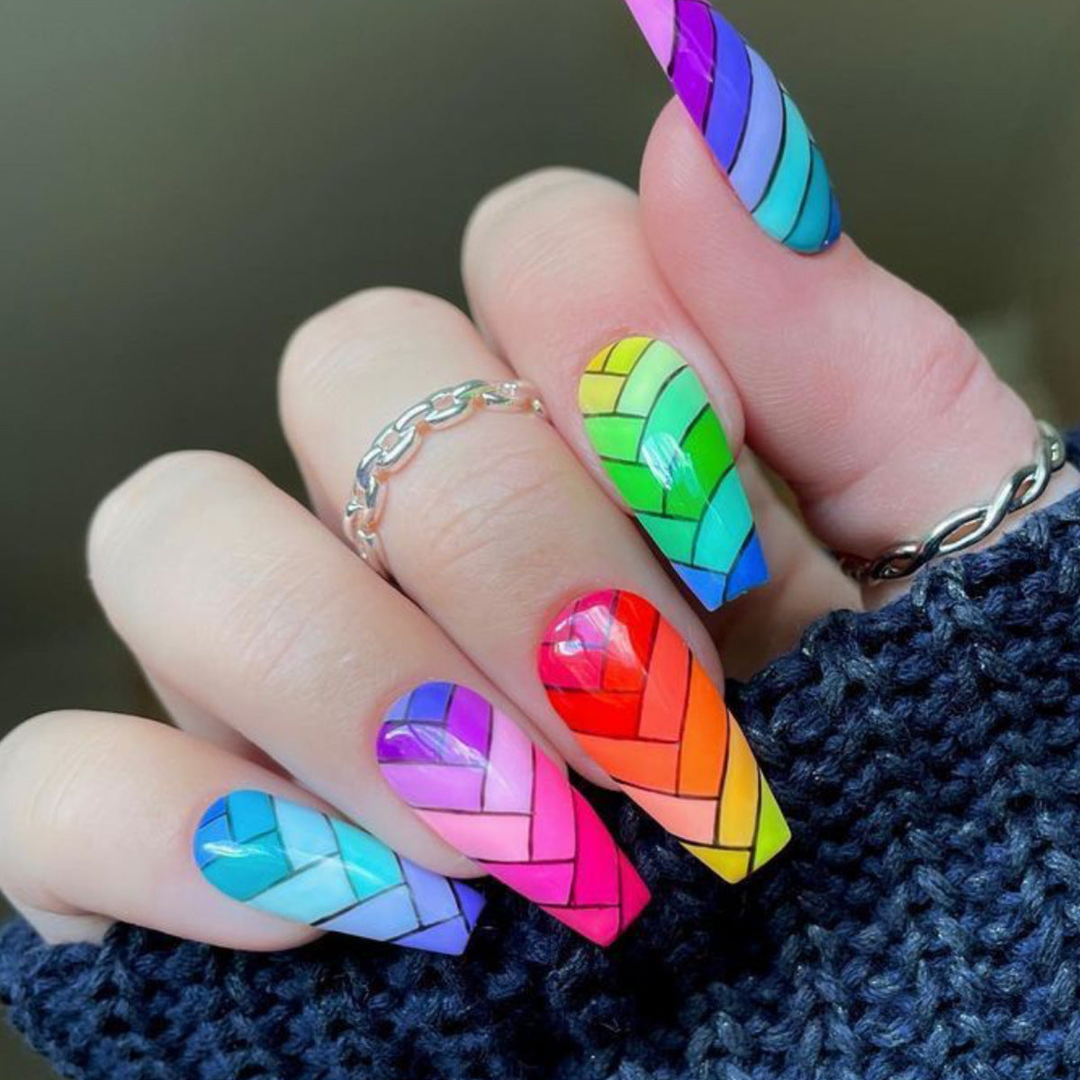 Bunt Geflochtenes Nagelkunstset Brehn