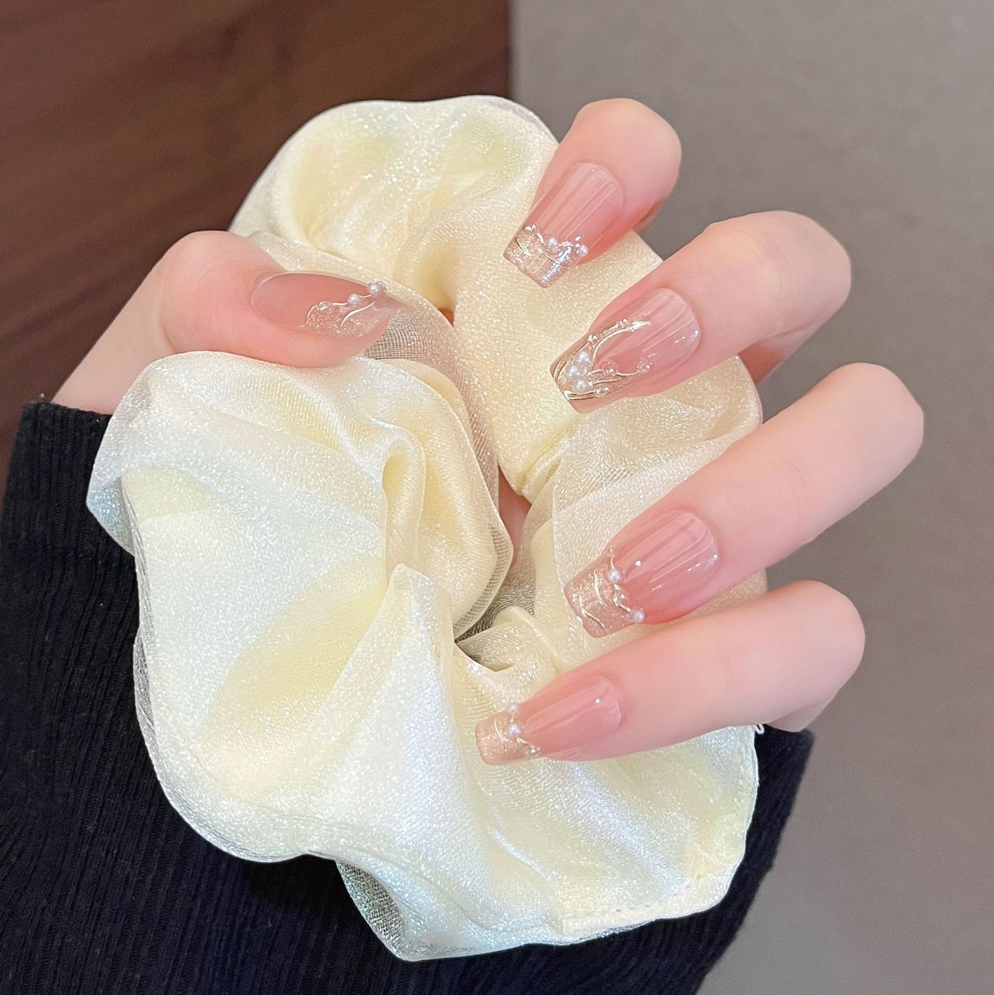 Elegante, kristallinspirierte Press-On-Nagelverlängerungen Brehn