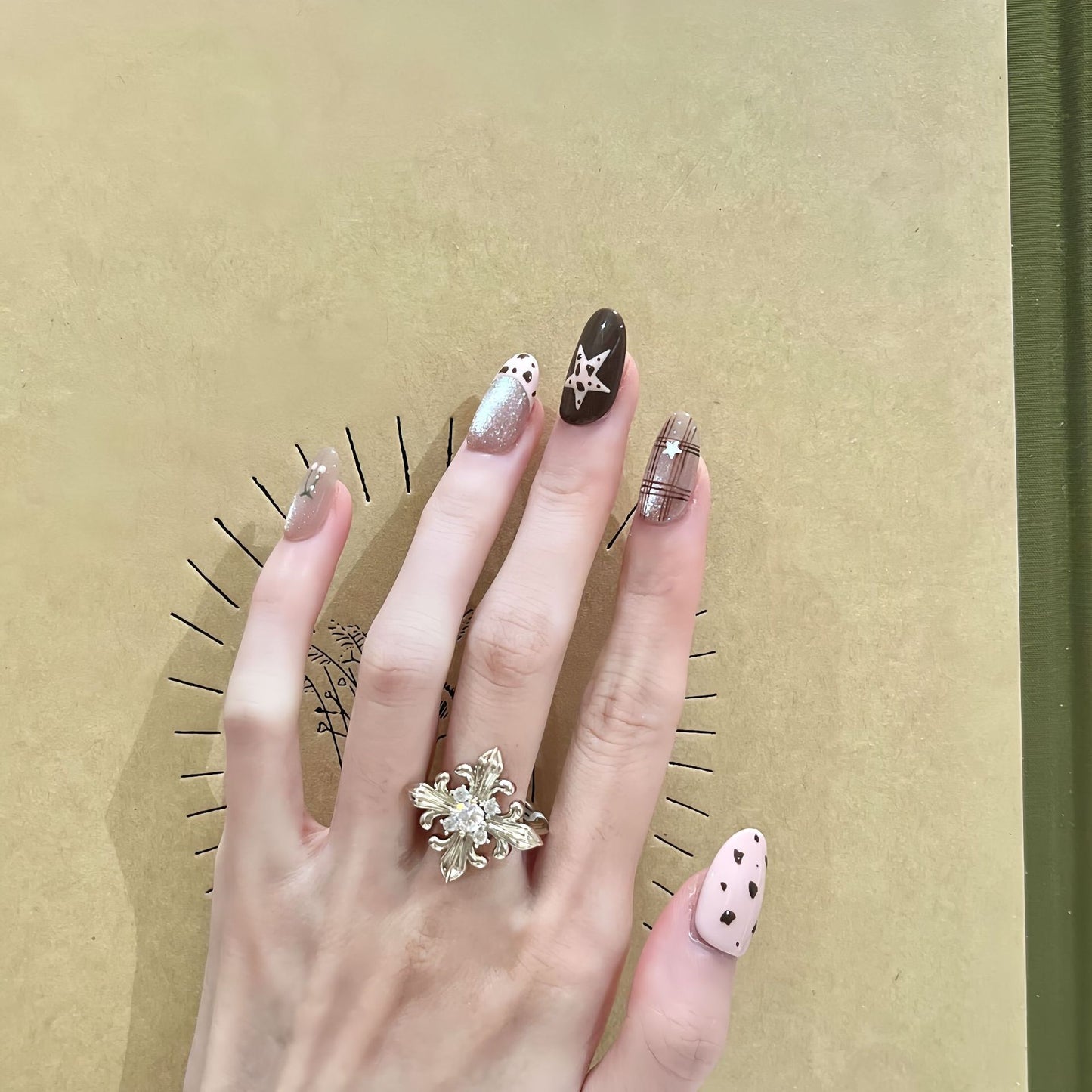 Kunstnägel Im Eleganten Blumen-Design Brehn