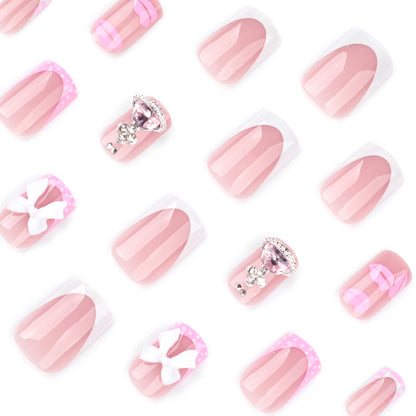 Kunstvolle Nagelkunst mit Glitzer- und Blumendesign Brehn