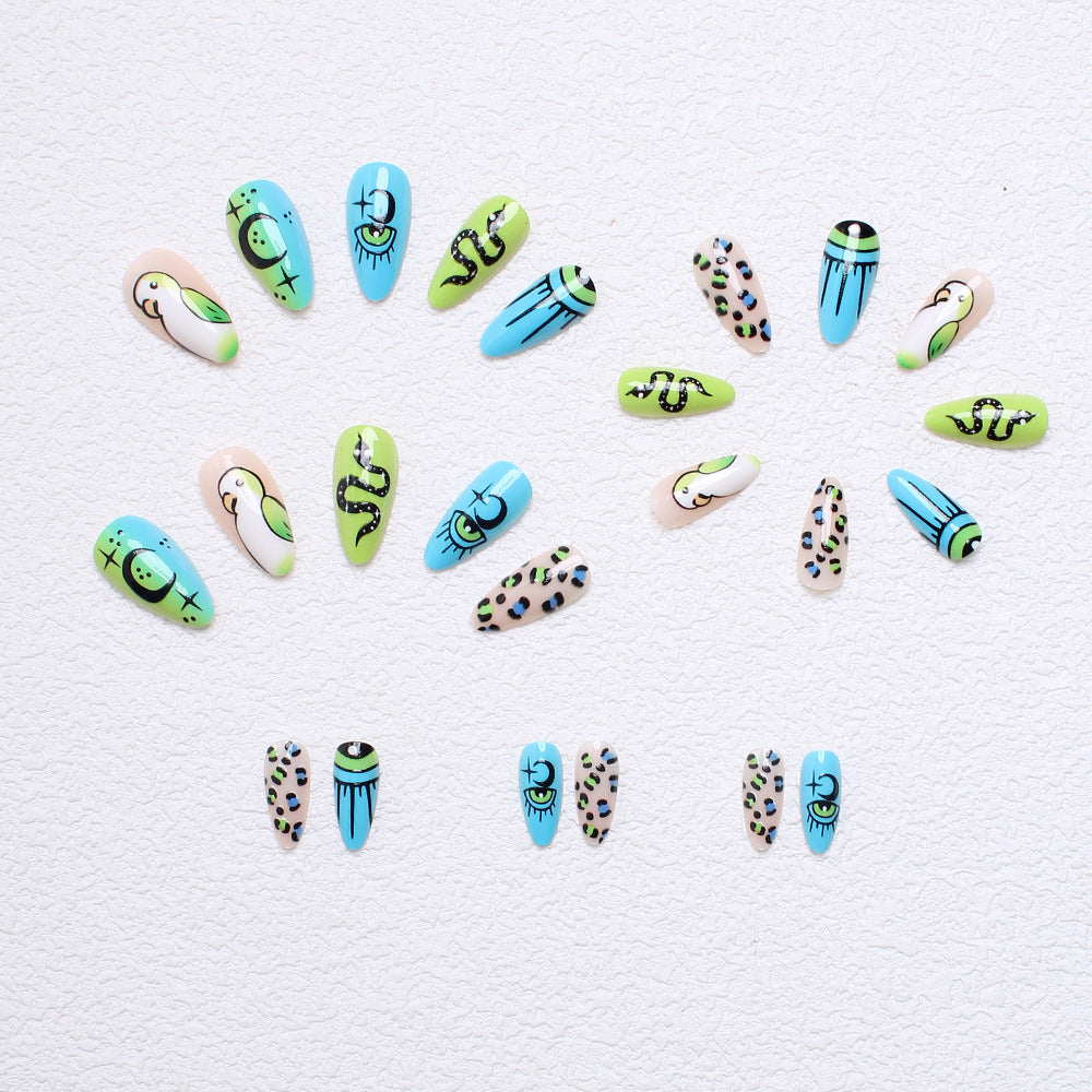 Kunstnagelset mit verspielten Tiermotiven und auffälligen 3D-Designs Brehn