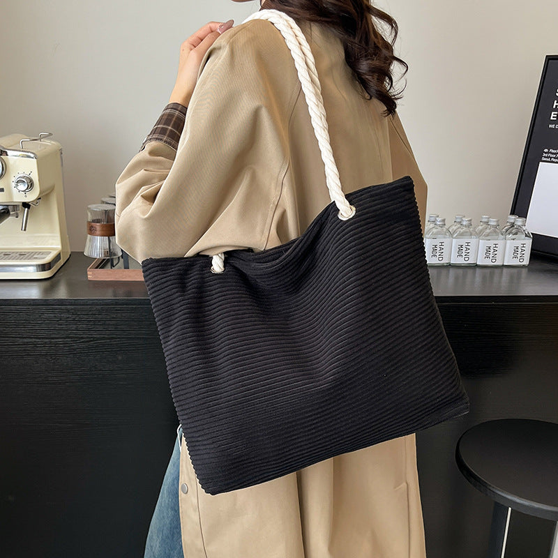 Stylische strukturierte Strandtasche Brehn