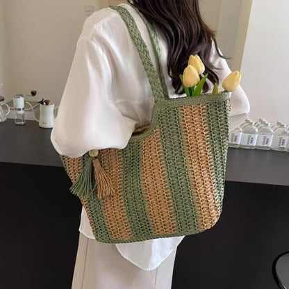 Strandtasche mit Fröhlichen Streifen und Quastendetails Brehn