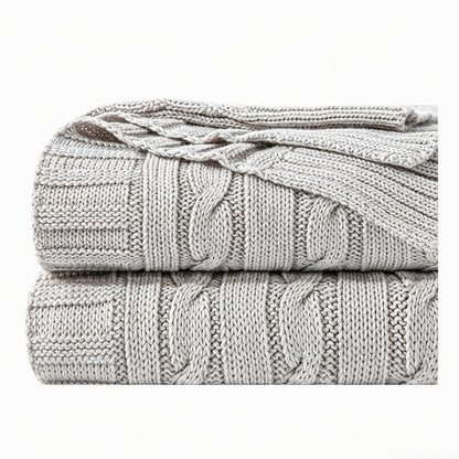 Gemütlicher Kabelstrickpullover