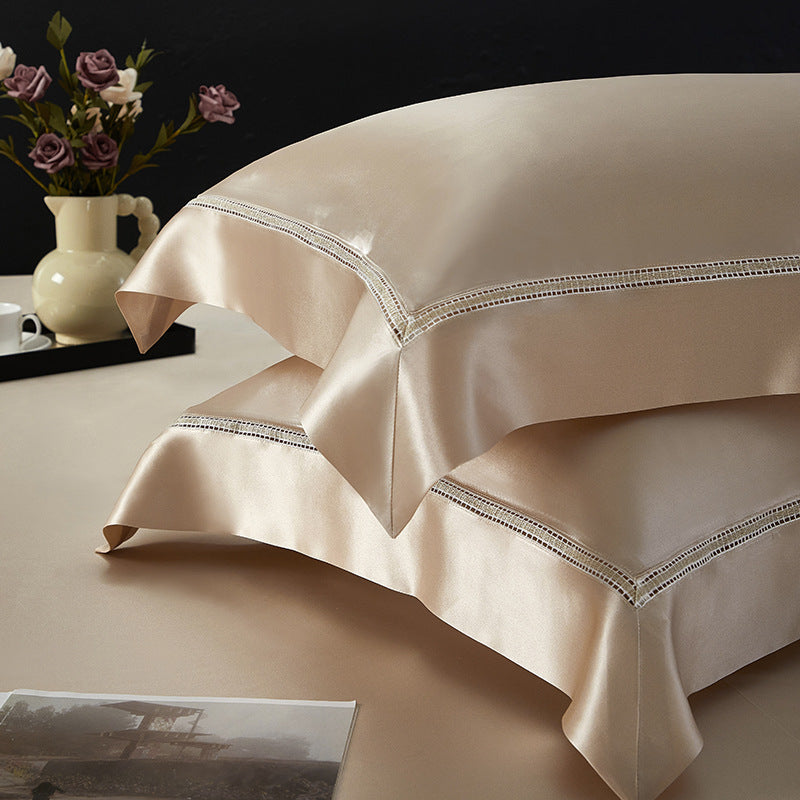 Luxuriöser seidenähnlicher Satin Bettwäsche Set mit Steppdecke und Kissenbezügen