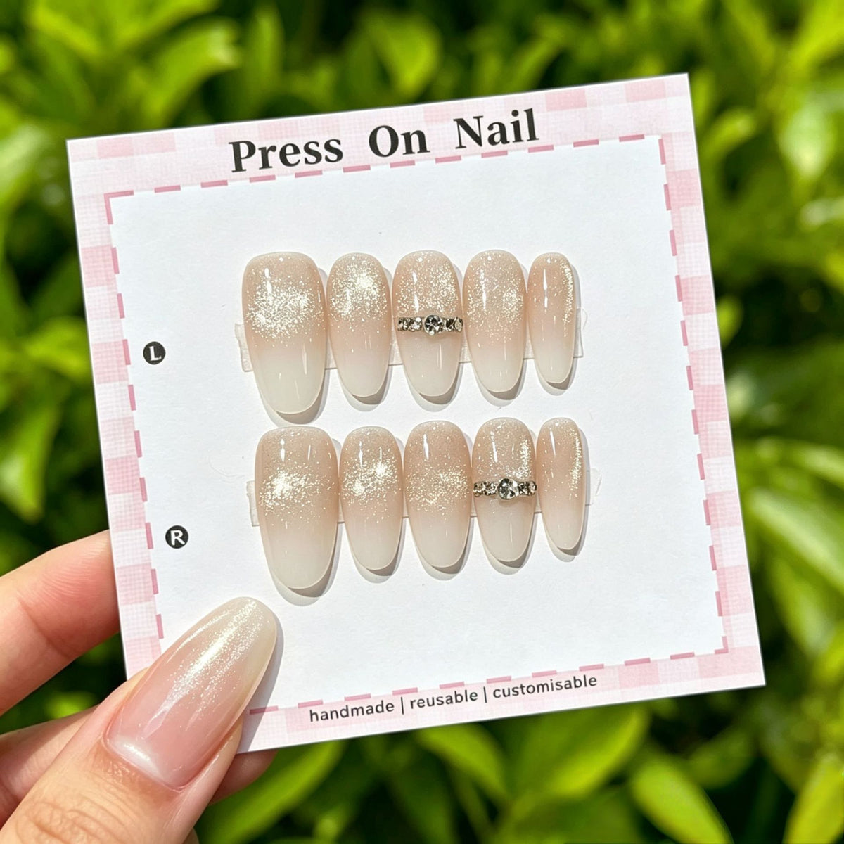 Anpassbare florale Press-On Nagelkollektion
