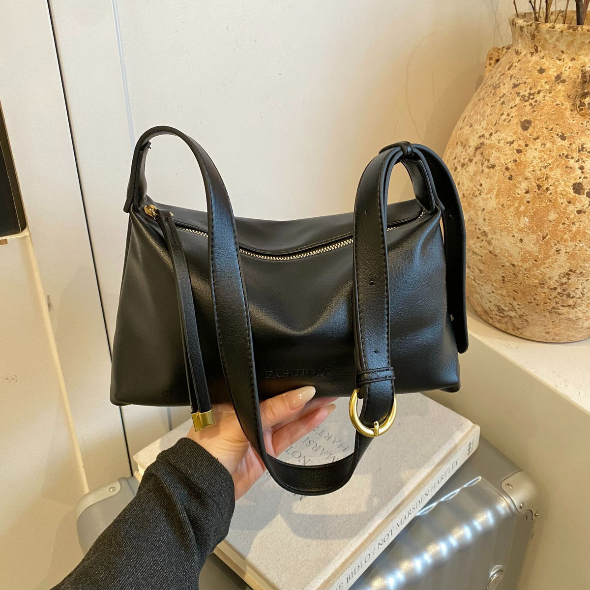 Weiche Texturierte Sling-Handtasche Brehn