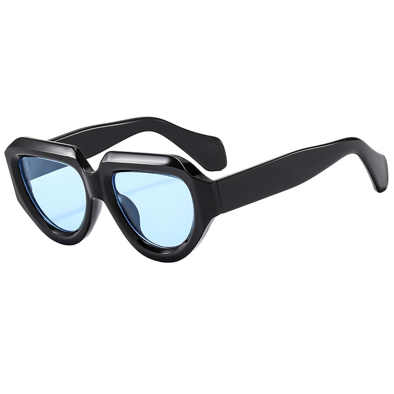 Damen Cat-Eye Sonnenbrille mit modernem transparentem Rahmen und UV-Schutz Brehn