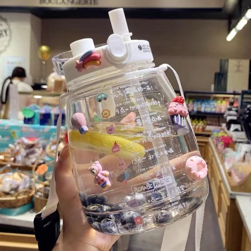 Damen große Wasserflasche mit integrierter Skala und Freisprecheinrichtung Brehn