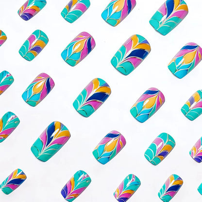 Künstlerisches Farbiges Blattdesign Nagelkunst Brehn