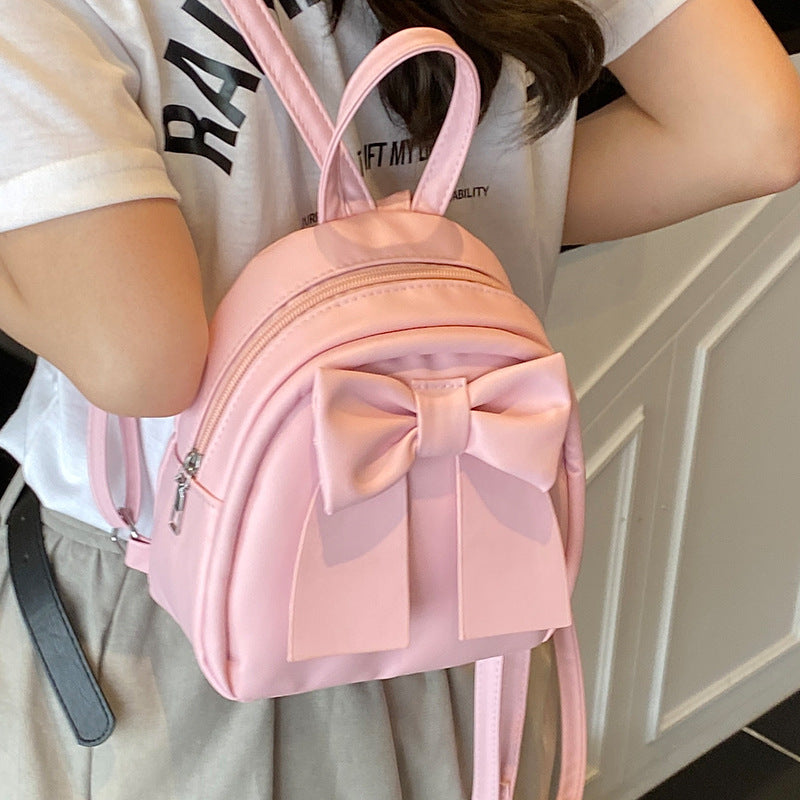 Bogenakzentierter Faux-Leder Mini-Rucksack