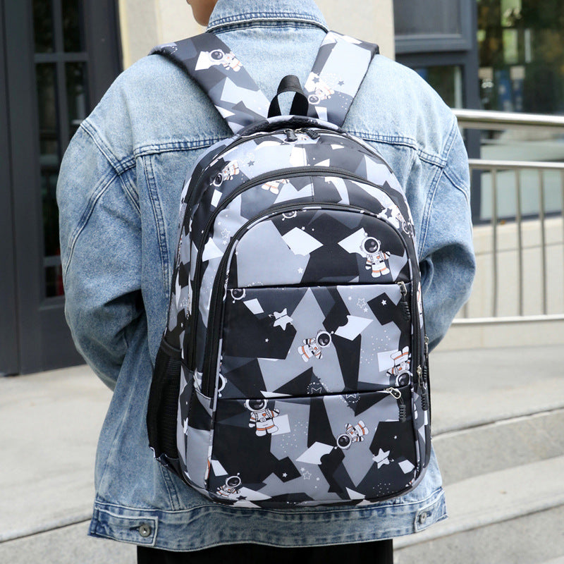 Modischer Schulrucksack mit Astronauten-Motiv Brehn