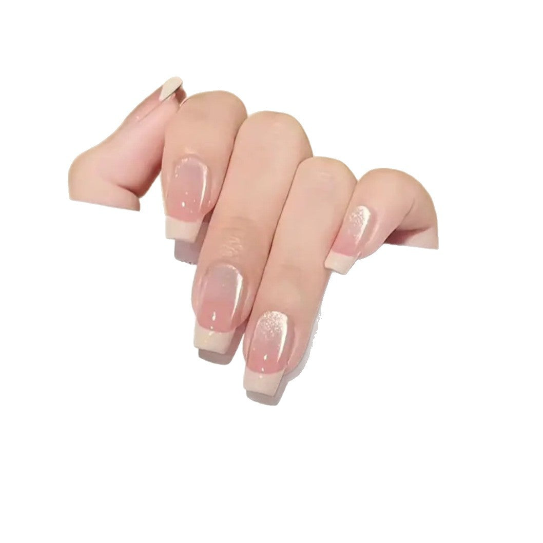 Kunstnägel mit Eleganter French-Spitze Brehn