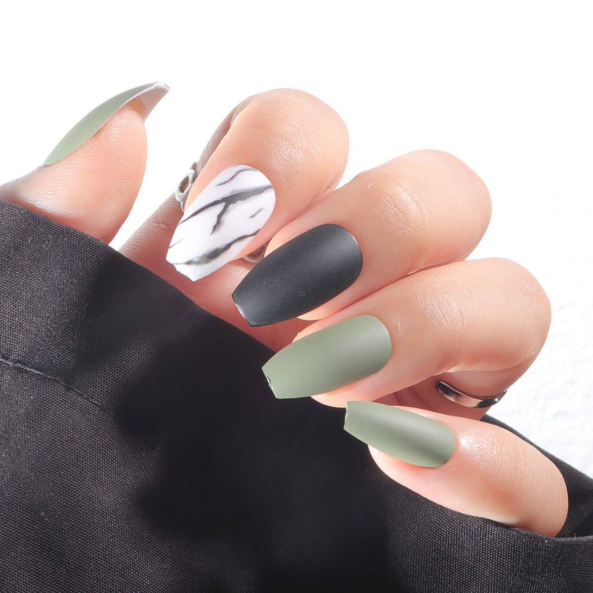 Matte Finish Stiletto Press-On Nägel Brehn