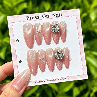 Anpassbare florale Press-On Nagelkollektion