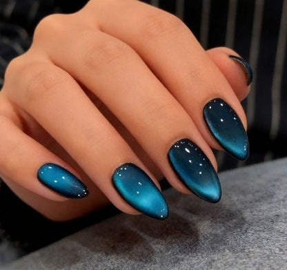 Glänzende Ombre Stiletto Nagelverstärkungen Brehn