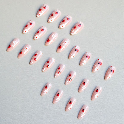 Marienkäfer-Themen-Acryl-Nagelkunst