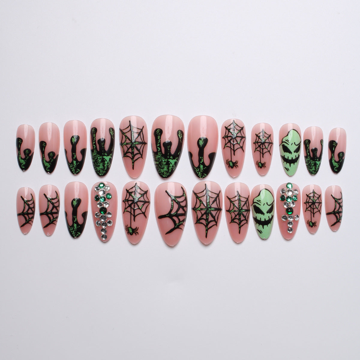Kunstnägel mit Halloween-Spider-Design und Glitzerakzenten Brehn