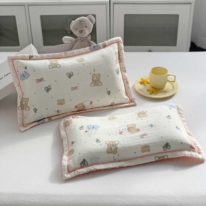 Baby Musselin Kissen Set mit Bärenmotiv & weichem Gaze-Rüschensamt