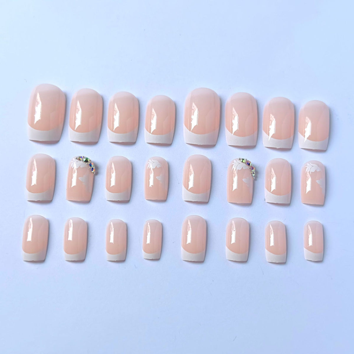 Elegantes Floral-Nagelkunst-Set