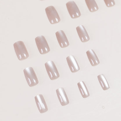 Glänzende Gel-Nagelverlängerungen