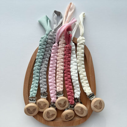 Geflochtener Baumwoll-Schnullerband mit graviertem Holz-Sicherheitsclip