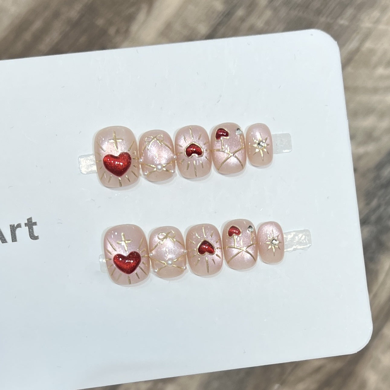 Künstlerisches Herz-Themen Press-On Nail Art Set Brehn
