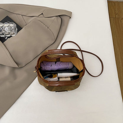 Glänzende Kunstleder-Handtasche