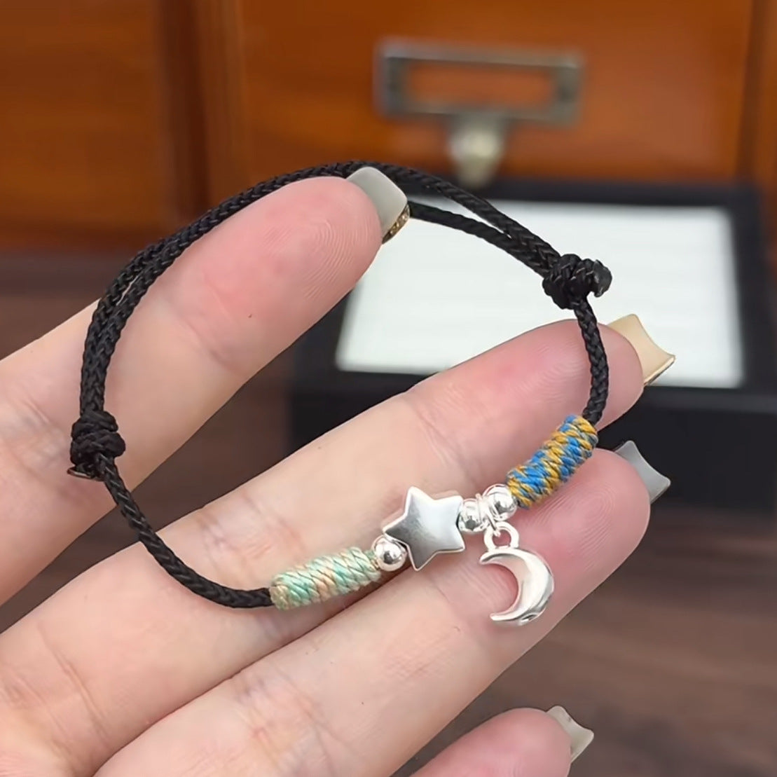 Verstellbares himmlisches Charm-Armband Brehn