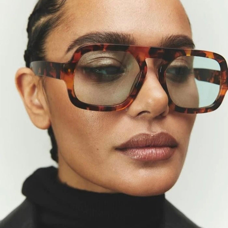 Damen modische Sonnenbrille im modernen Retro-Stil Brehn