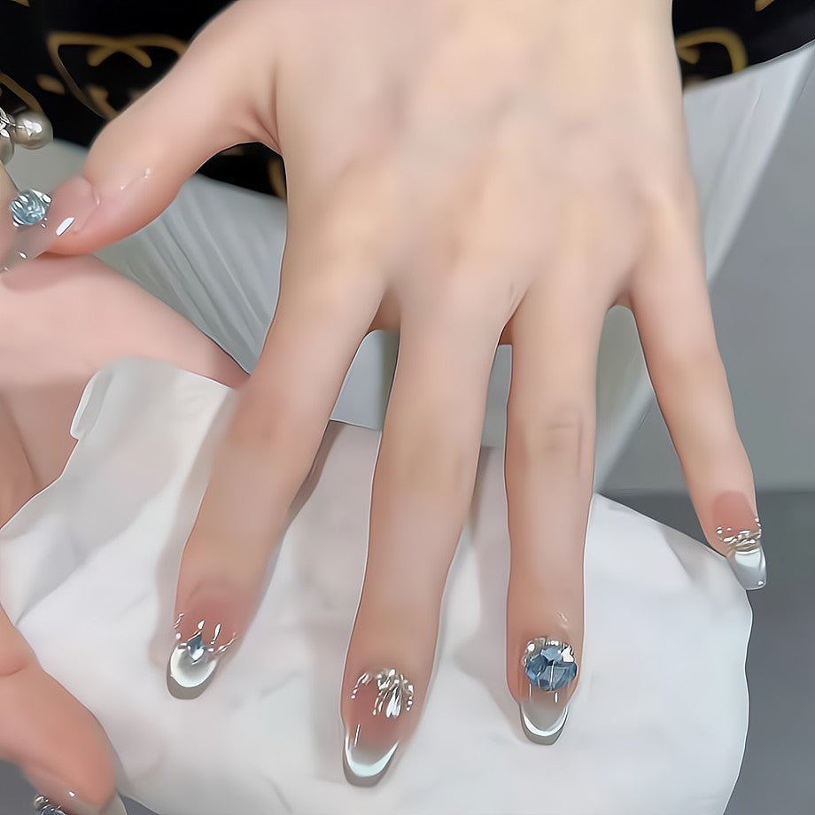 Glitzernde Kunstnägel mit Strasssteinen Brehn