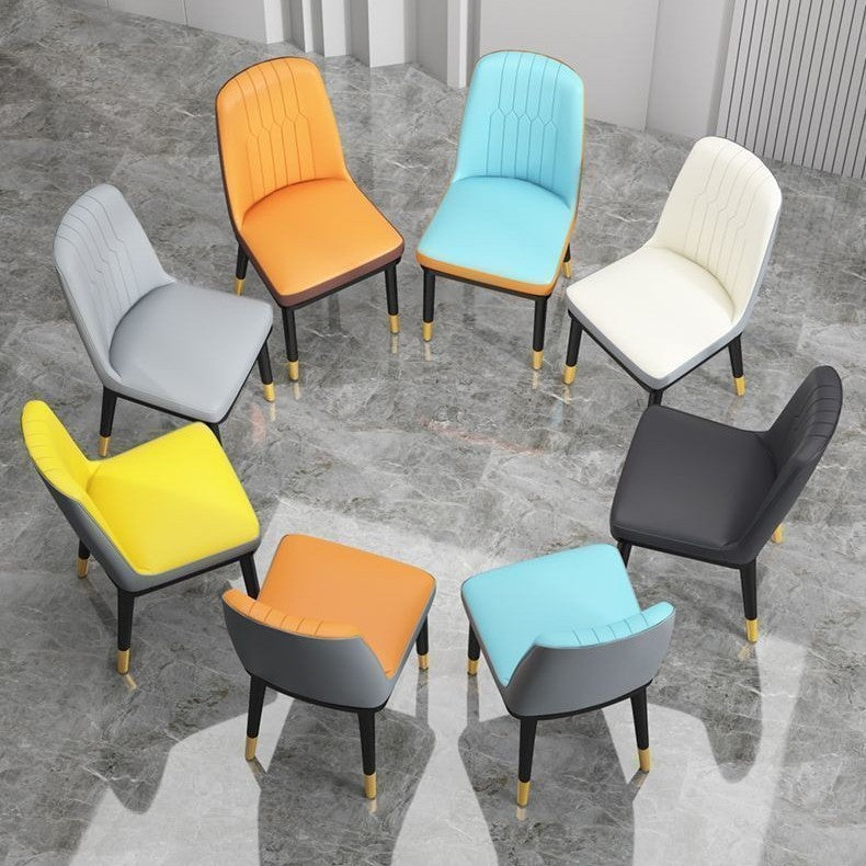 Designstuhl mit ergonomischer Polsterung Brehn