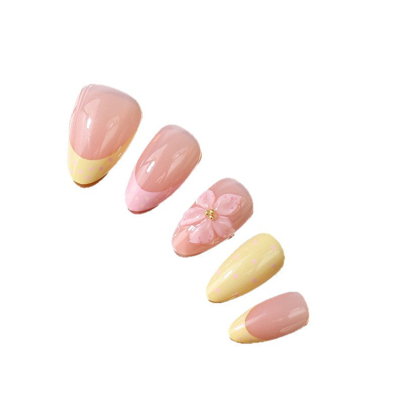 Floral Eleganter Press-On-Nagelset Brehn