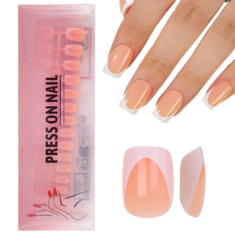 Kunstnagelset mit eleganten French-Tipps und minimalistischen Designs Brehn