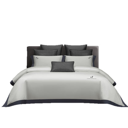 Luxuriöses Satin-Feel Wendebettwäsche-Set mit bestickten Monogramm-Kissenbezügen