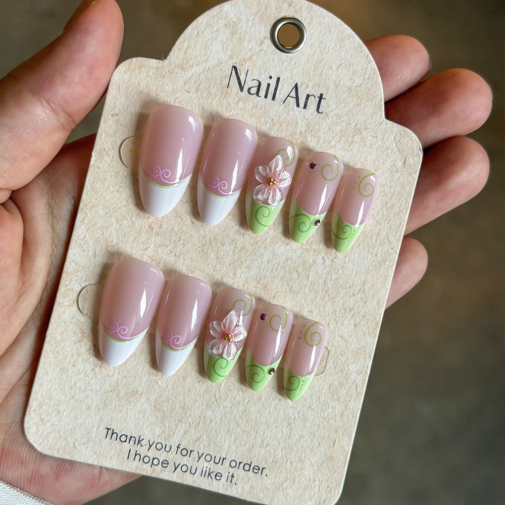 Künstlerisches Floral-Akzent Press-On Nagelset Brehn