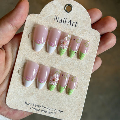 Künstlerisches Floral-Akzent Press-On Nagelset Brehn