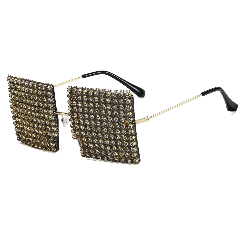 Damen Sonnenbrille mit funkelndem Kristallrahmen und auffälligem Strukturdesign Brehn