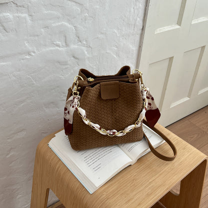 Gewebte Bucket-Stil Handtasche