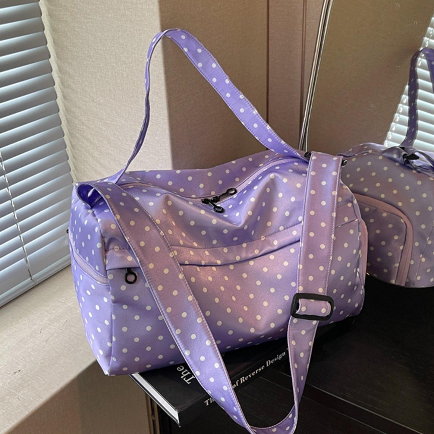 Modische Sport- und Reisetasche mit Punktiertem Design Brehn