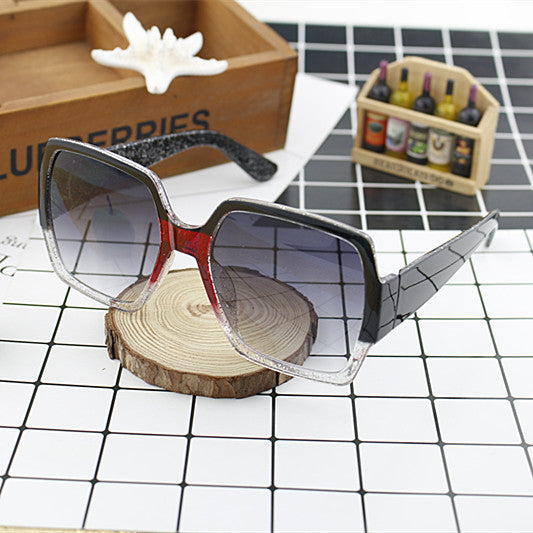 Damen extravagante quadratische Sonnenbrille mit einzigartigem Design Brehn