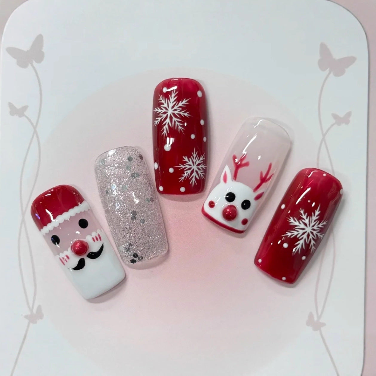 Elegante Nagelkunst mit Glitzerkante Brehn