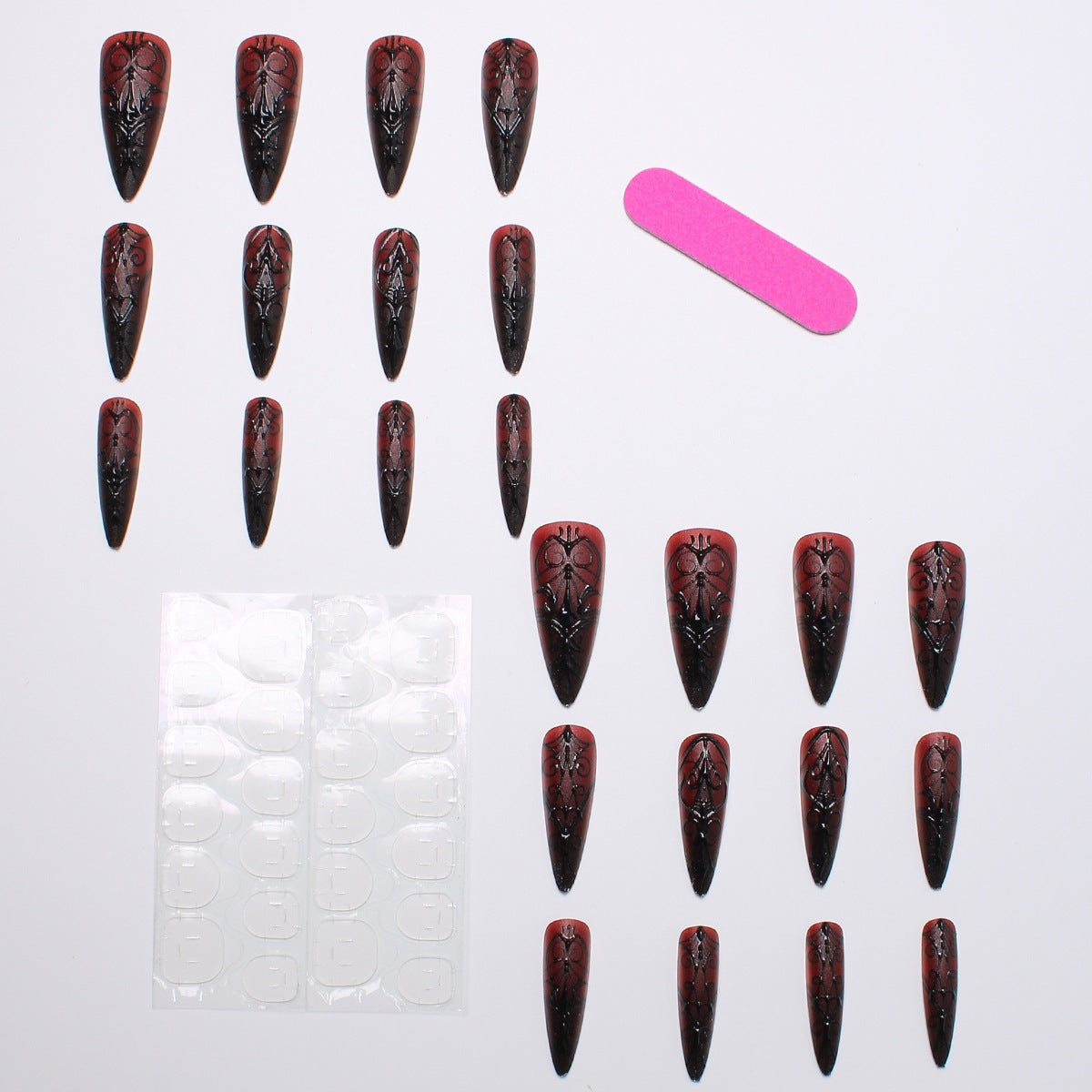 Künstliche Nagelspitzen mit Gothic-Design und filigranen Mustern Brehn