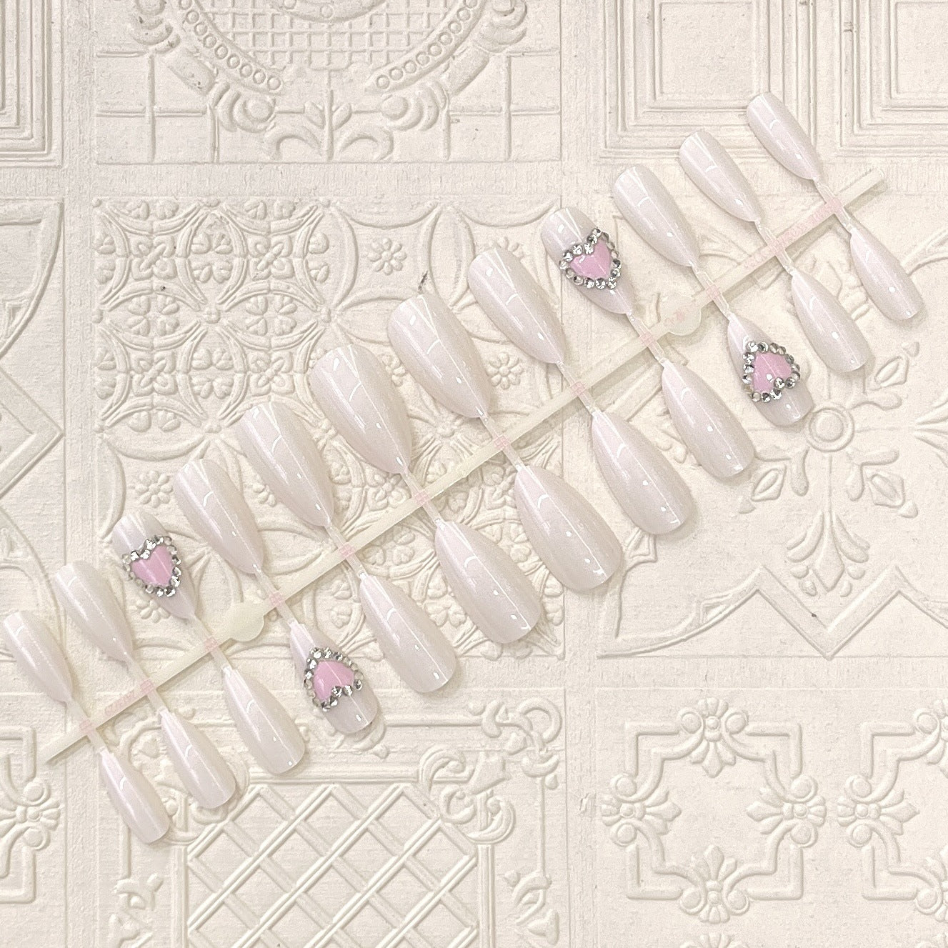 Glamouröses Press-On Nagelkunst Set Brehn