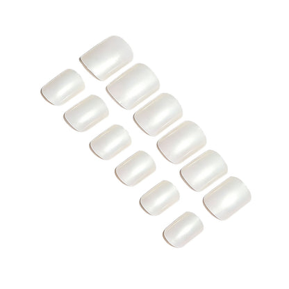 Glänzende Acryl-Nagelveränderungen Brehn