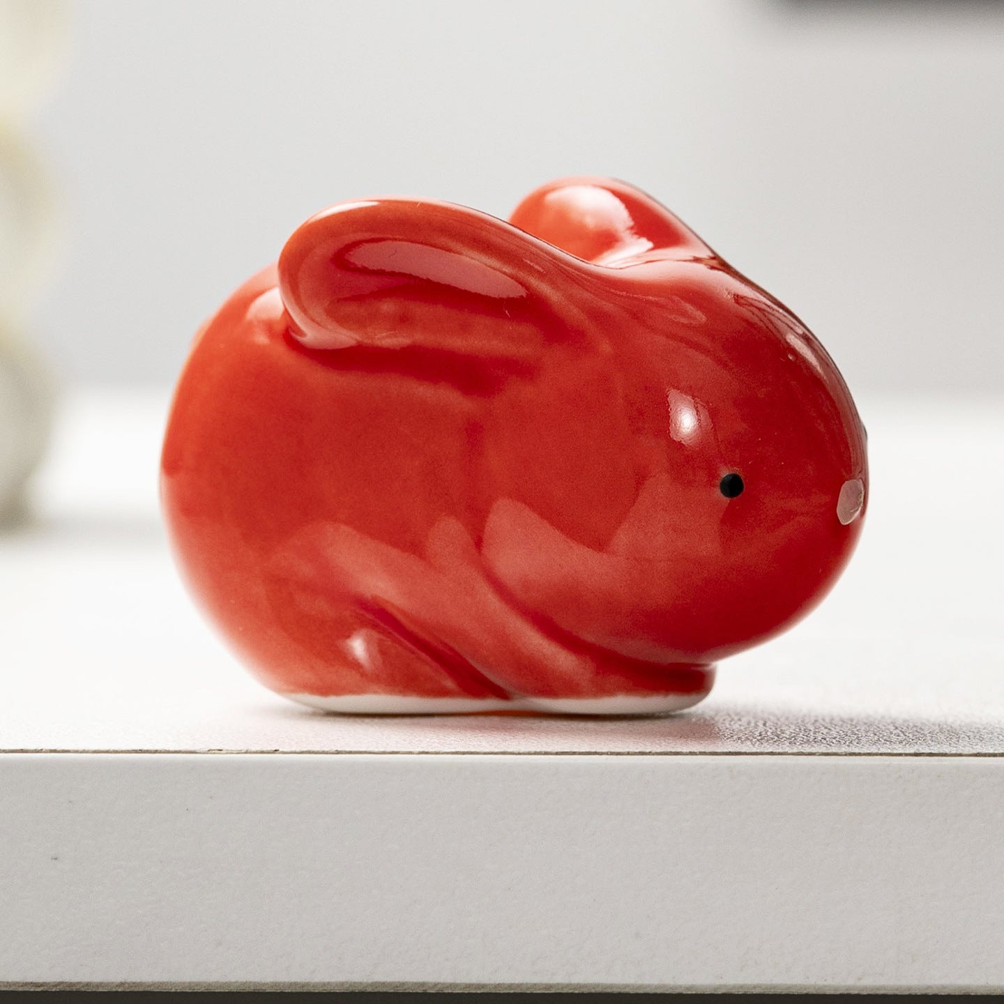 Dekorative Keramikfigur im Hasenformat Brehn