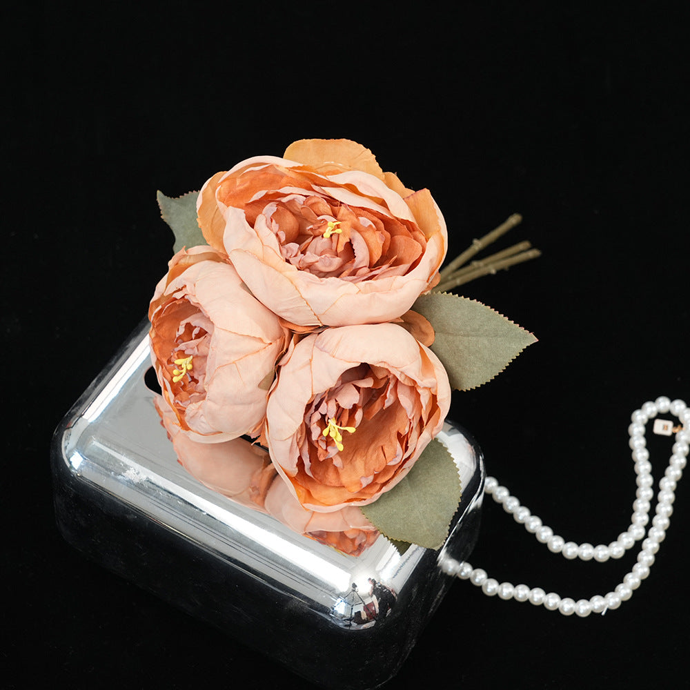 Elegante Blumenarrangement