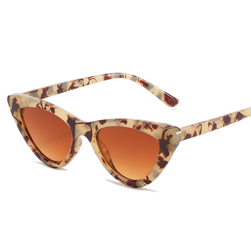 Damen Cat-Eye Sonnenbrille mit futuristischem Design und robustem Rahmen Brehn